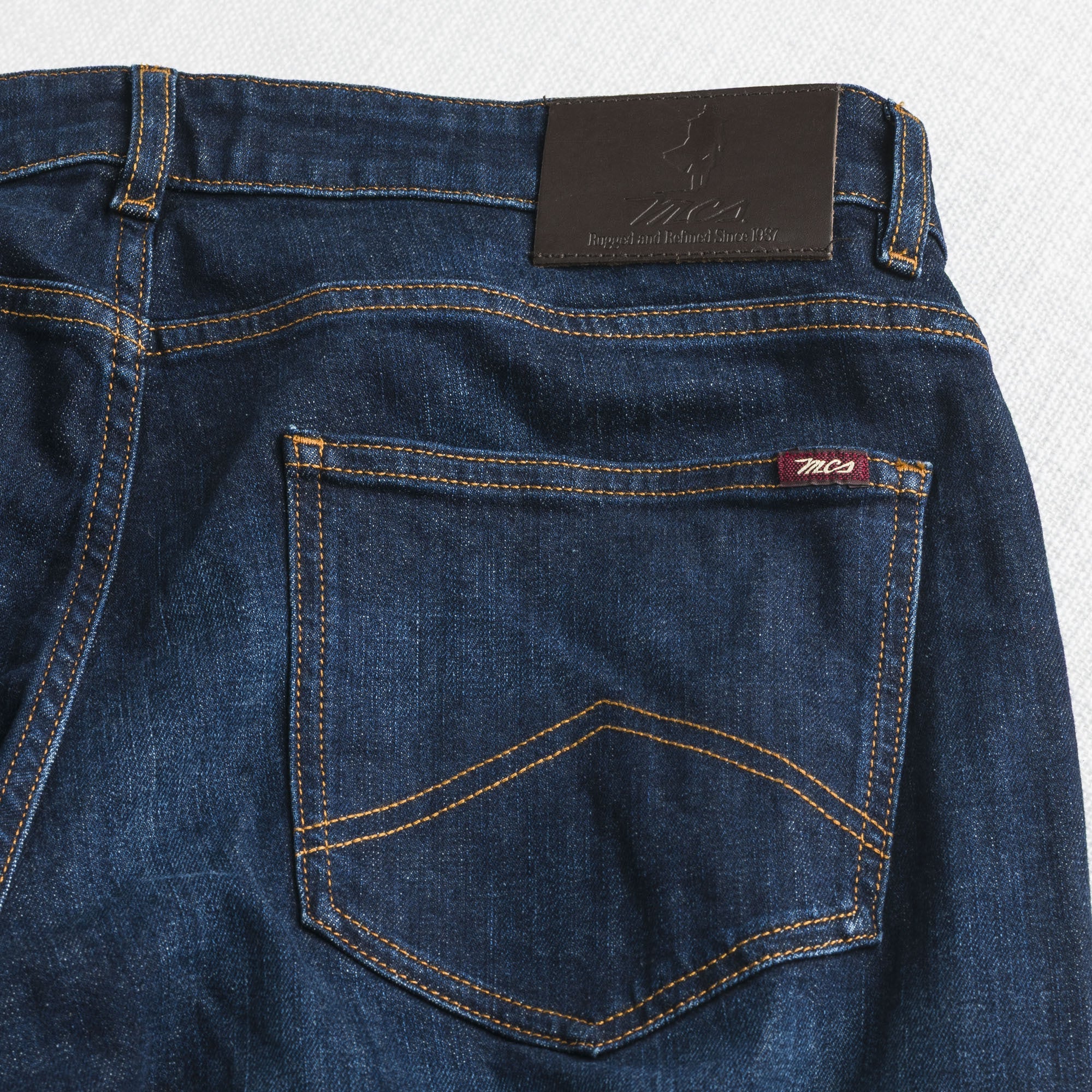 Jeans Regular Fit Lavaggio Medio e Chiaro - Image 10